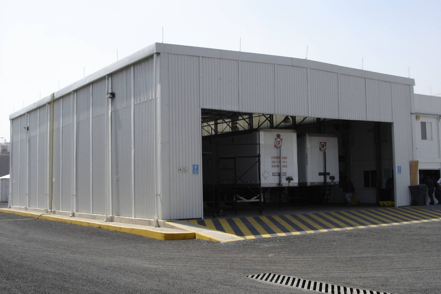 Alquiler y venta de carpas móviles industriale...
